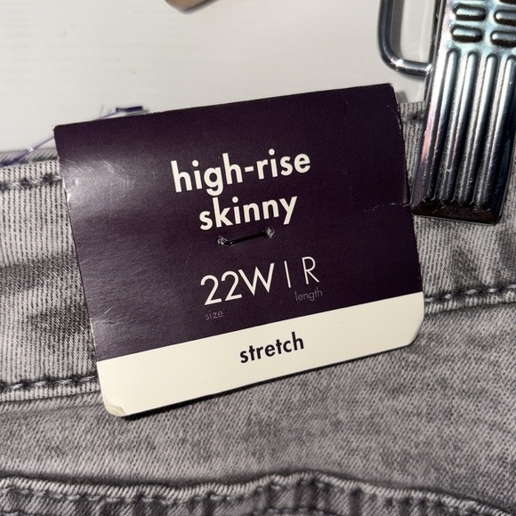 Ava & Viv High Rise Skinny Jeans Gray Size 22 - Picture 4 of 6